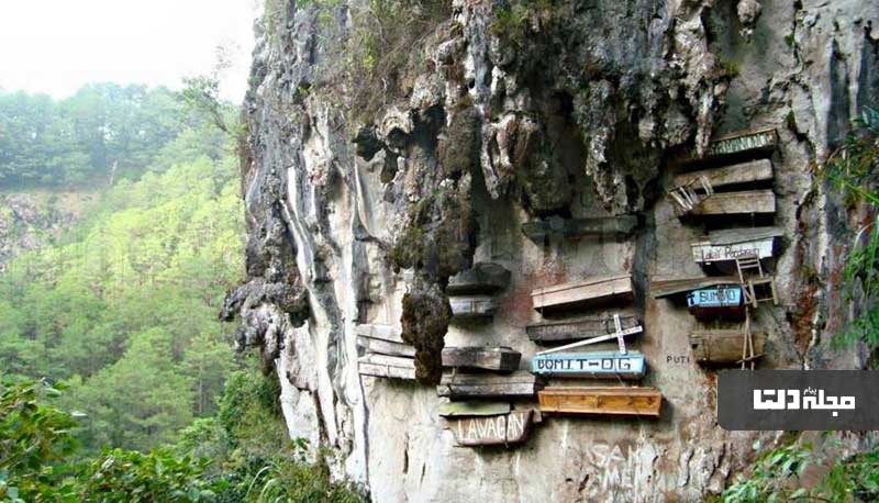 تابوت های آویزان از صخره در چین